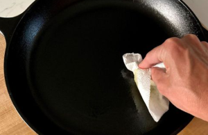 The Incredible Benefits of Using Cast Iron Pans for Older Cooks